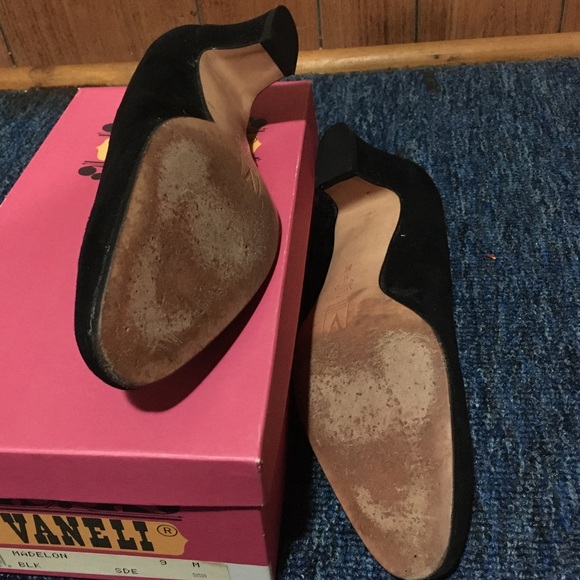 EUC Vintage Vaneli Made in Italy Madelon Suede Kitten Heel Pumps - Picture 5 of 7